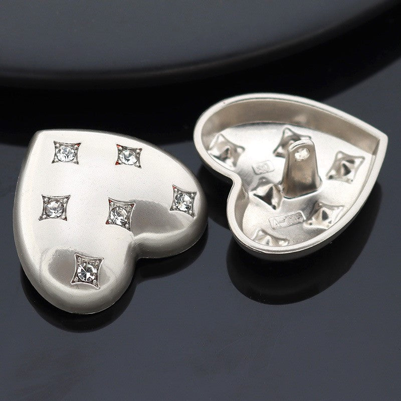 Гудзик Heart Six Diamonds LuxFabric на ніжці метал 18х16, 5 мм 1 шт. Сірий матовий